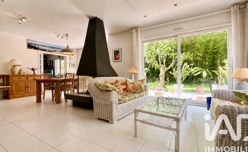 House in Bièvres, Ile-de-France, France 1
