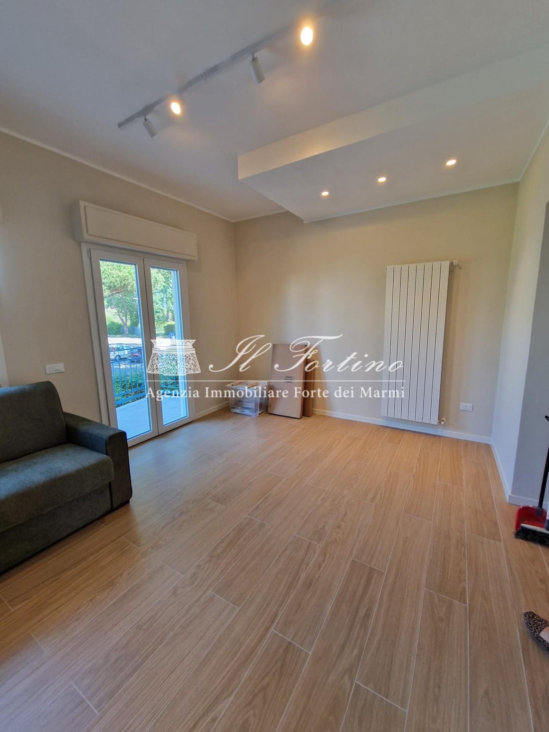 Apartment in Vittoria Apuana, Forte dei Marmi, Tuscany 1 - 18407633