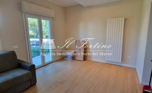 Apartment in Vittoria Apuana, Forte dei Marmi, Tuscany 1