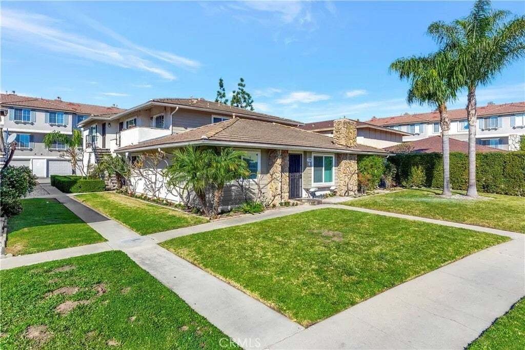 Westminster, California, United States 2 - 18562472
