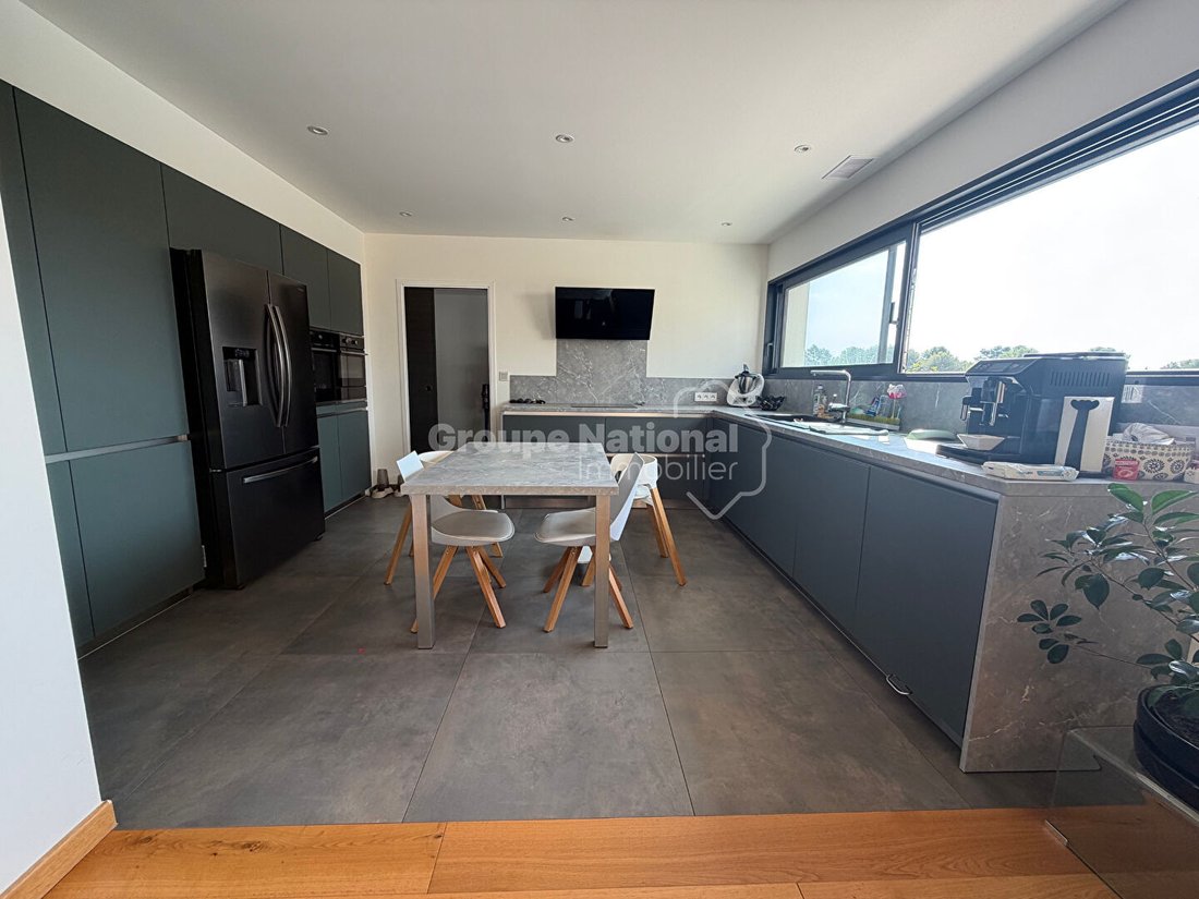 Villa in Camplanier, Nimes, France 3 - 18563808