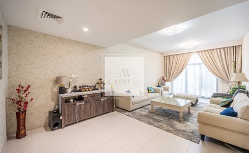 Villa in JVC / Jumeirah Village Circle, Dubai, United Arab Emirates 1