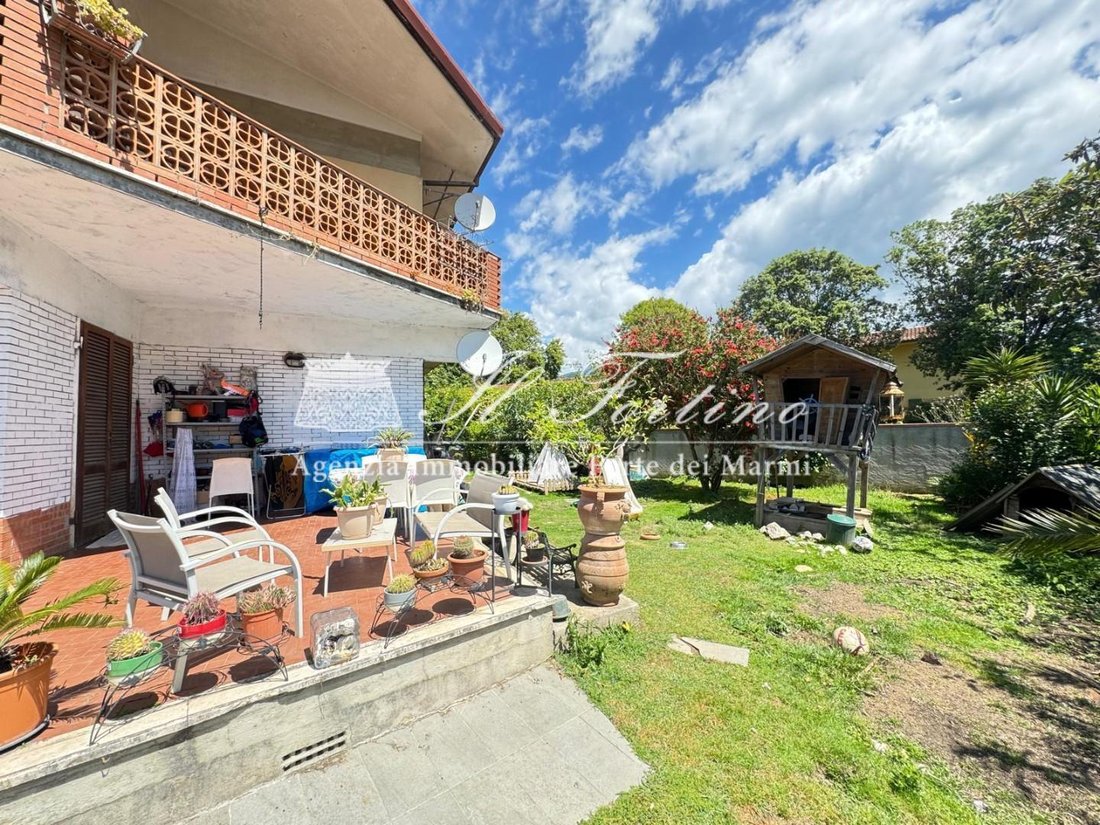 House in Center, Forte dei Marmi, Tuscany 4 - 17294995
