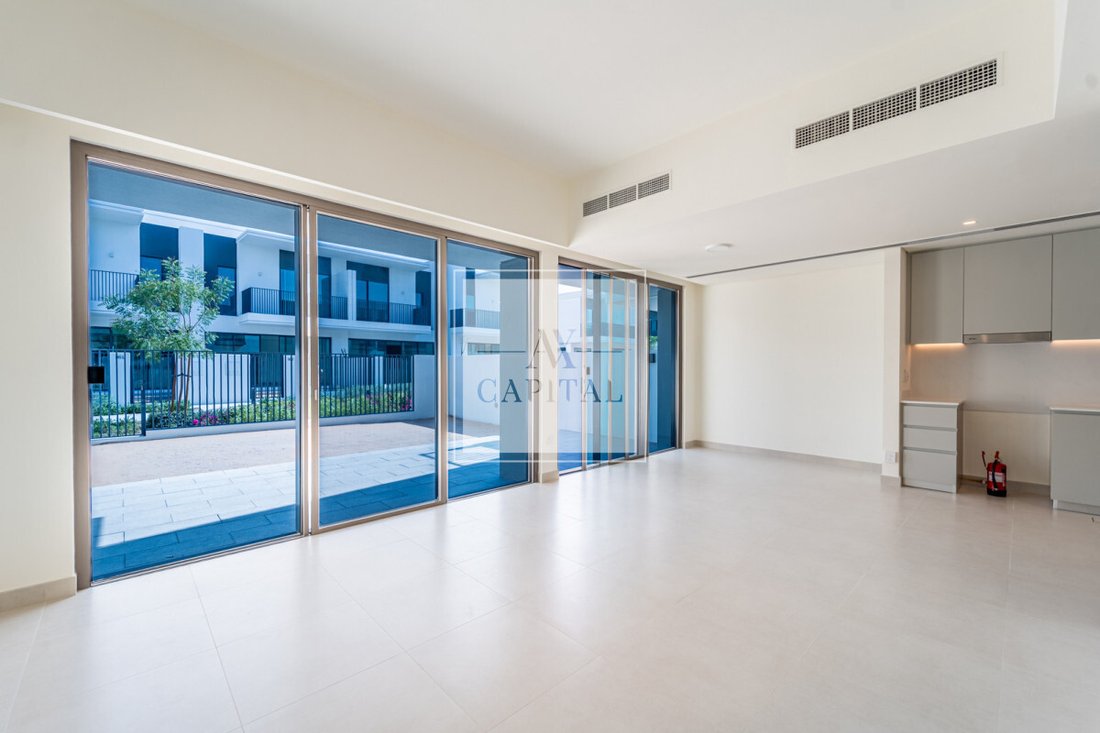 Townhouse in Al Jaddaf, Dubai, United Arab Emirates 1 - 18563816