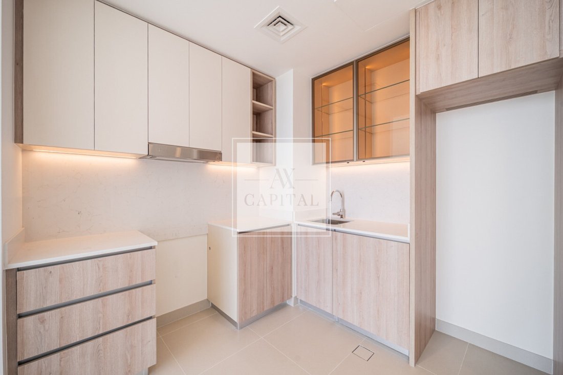 Apartment in Ud al Bayda, Dubai, United Arab Emirates 3 - 18563804