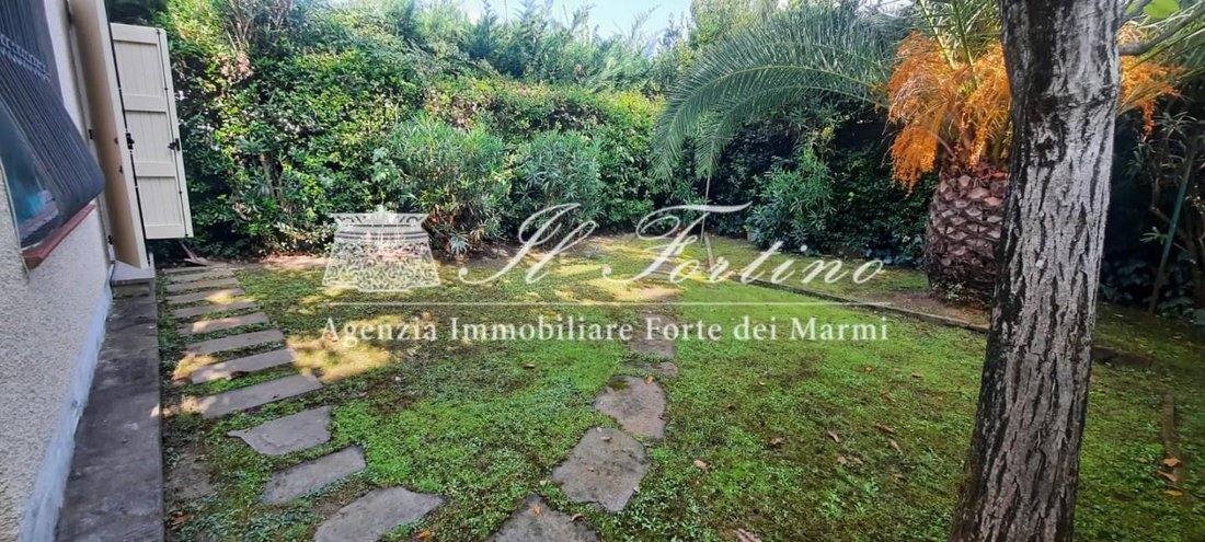 House in Center, Forte dei Marmi, Tuscany 3 - 17294971