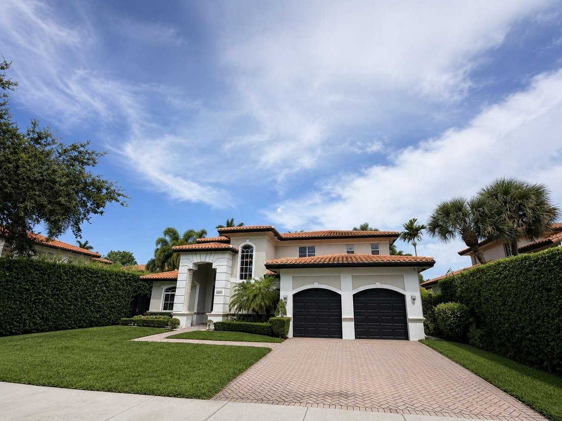 House in Hialeah, Florida, United States 3 - 18558672