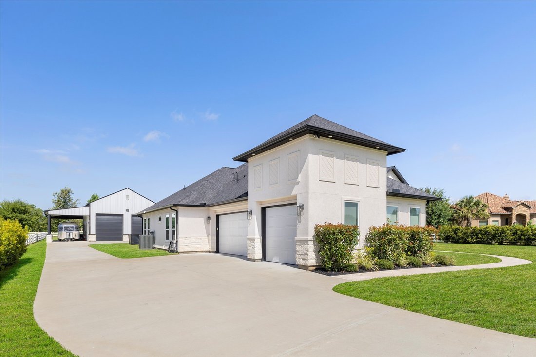 House in Montgomery, Texas, United States 3 - 18564131