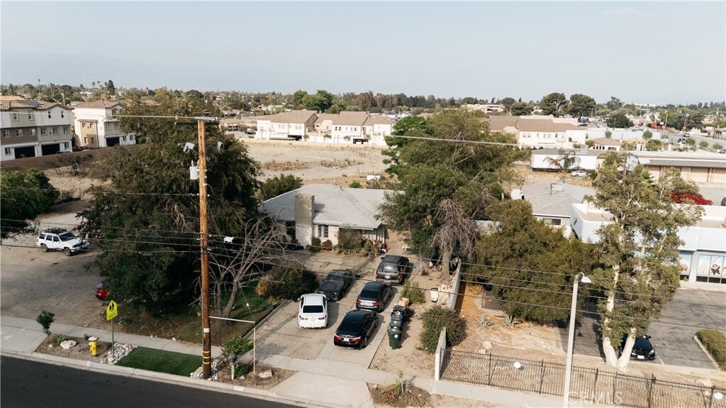 House in Fontana, California, United States 2 - 18397943