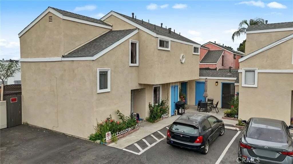 Riverside, California, United States 5 - 18559238