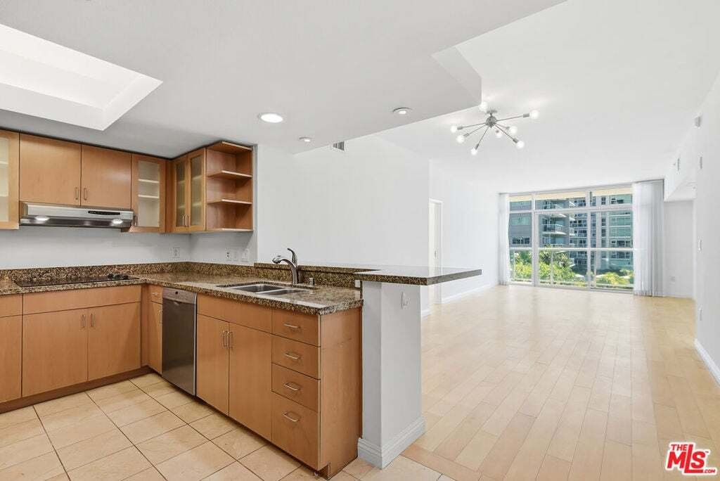 Condo in Marina del Rey, California, United States 2 - 18370001