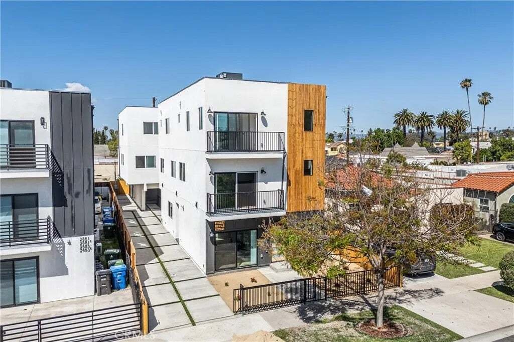 Los Angeles, California, United States 1 - 18562271