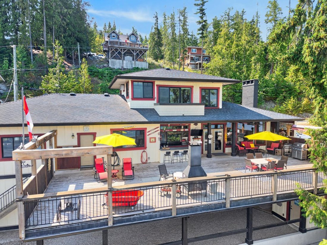 House in Eagle Bay, British Columbia, Canada 3 - 18565953