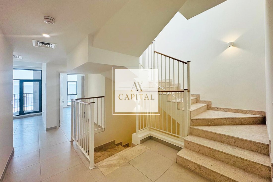 Villa in JLT / Jumeirah Lakes Towers, Dubai, United Arab Emirates 4 - 18563683