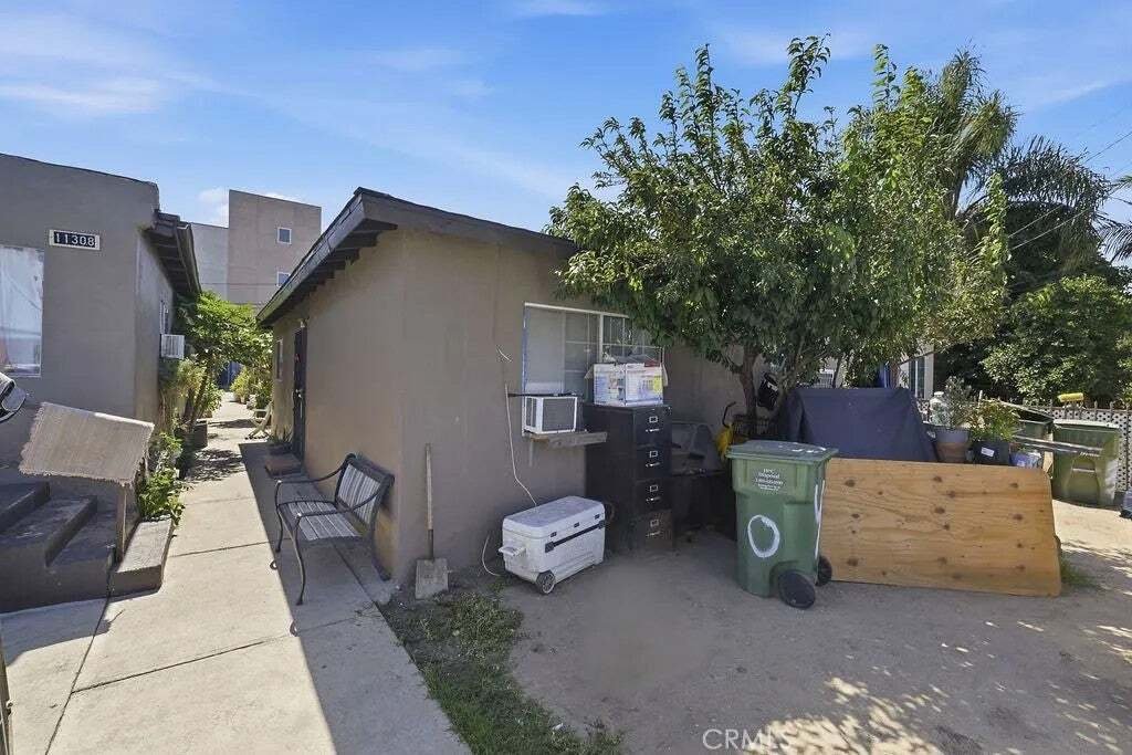 Inglewood, California, United States 3 - 18562386