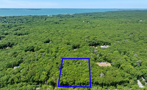 Land in Southampton, New York, United States 1