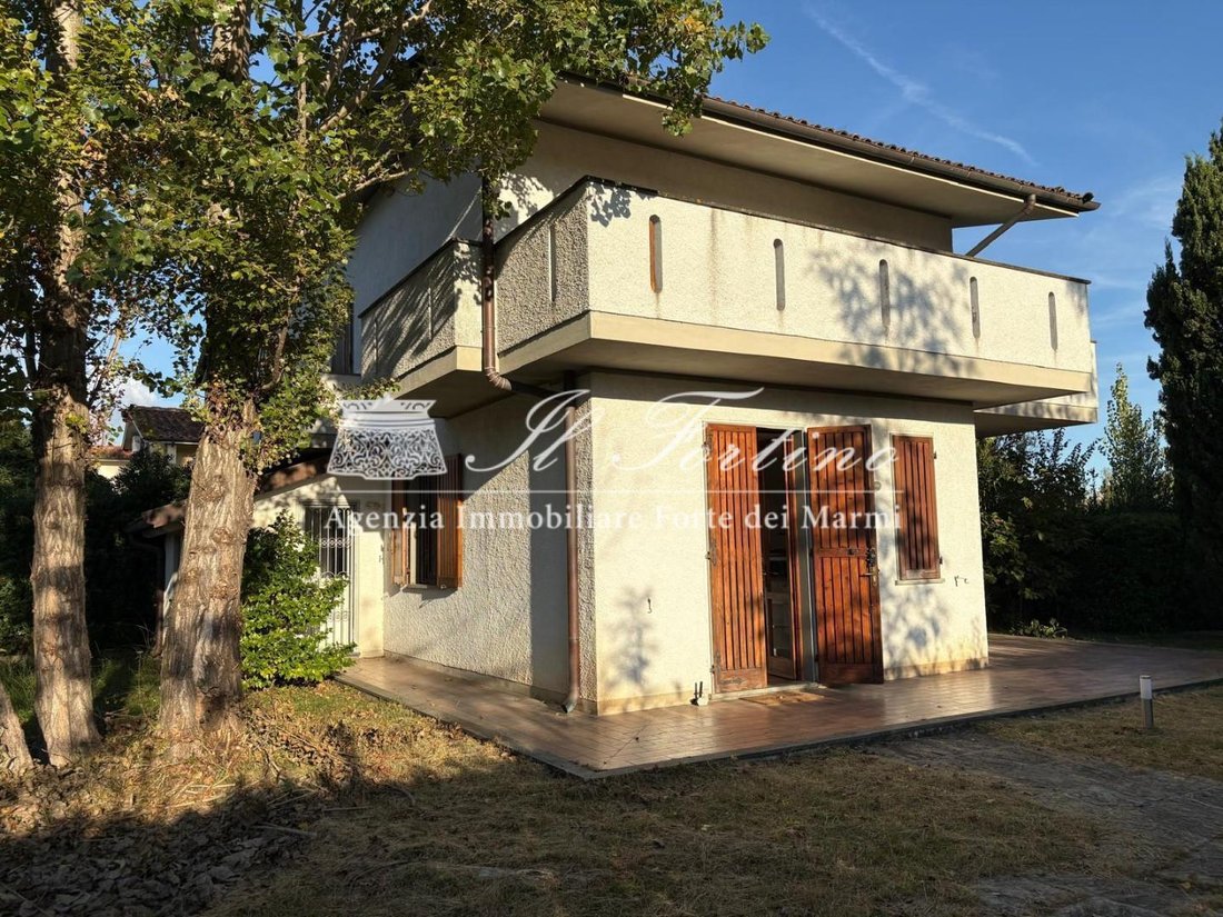 Country House in Vittoria Apuana, Forte dei Marmi, Tuscany 3 - 17466932