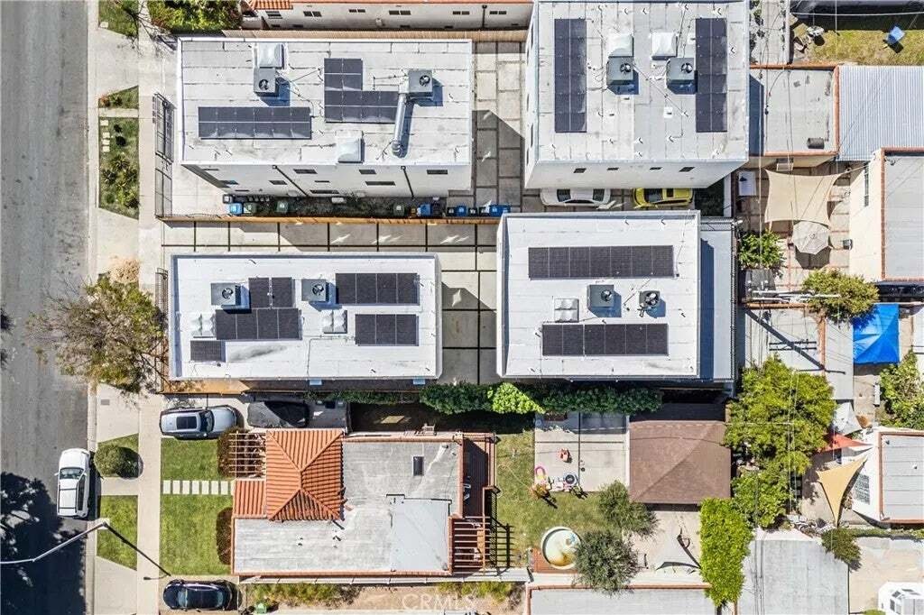 Los Angeles, California, United States 2 - 18562271