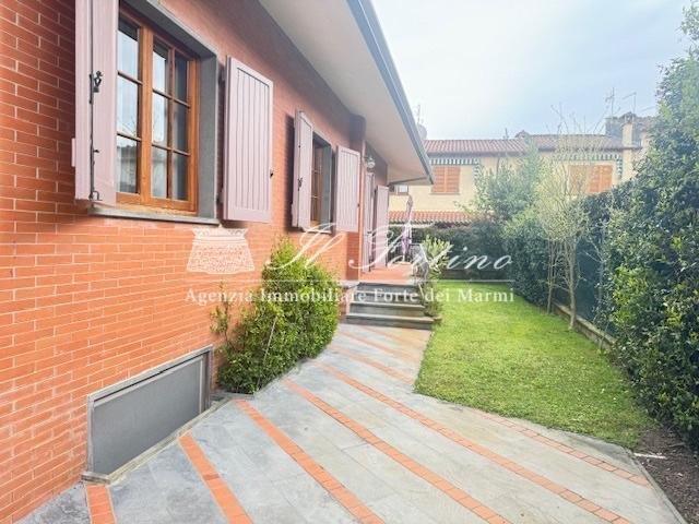 Villa in Center, Forte dei Marmi, Tuscany 2 - 17454555