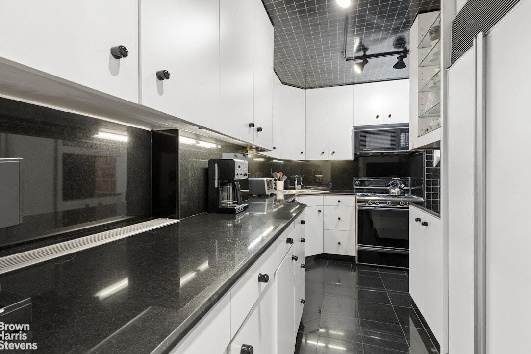 Co Op in New York, New York, United States 4 - 18559620