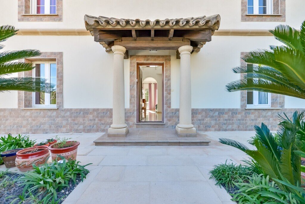 Villa in Finestrat, Valencian Community, Spain 1 - 18563202