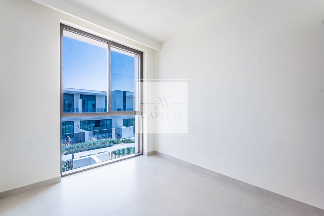 Townhouse in Al Jaddaf, Dubai, United Arab Emirates 2 - 18563816