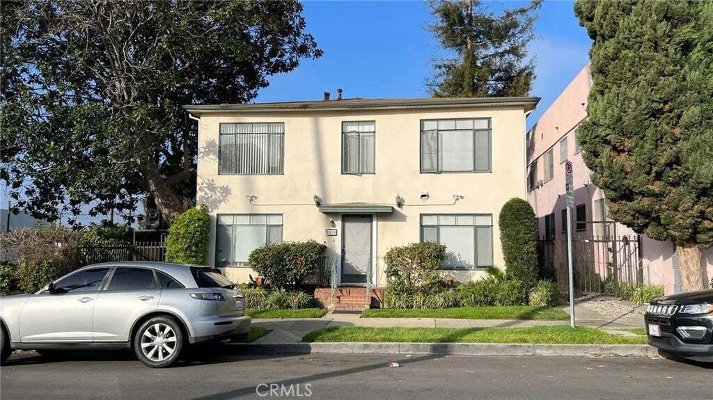 Los Angeles, California, United States 2 - 18562479