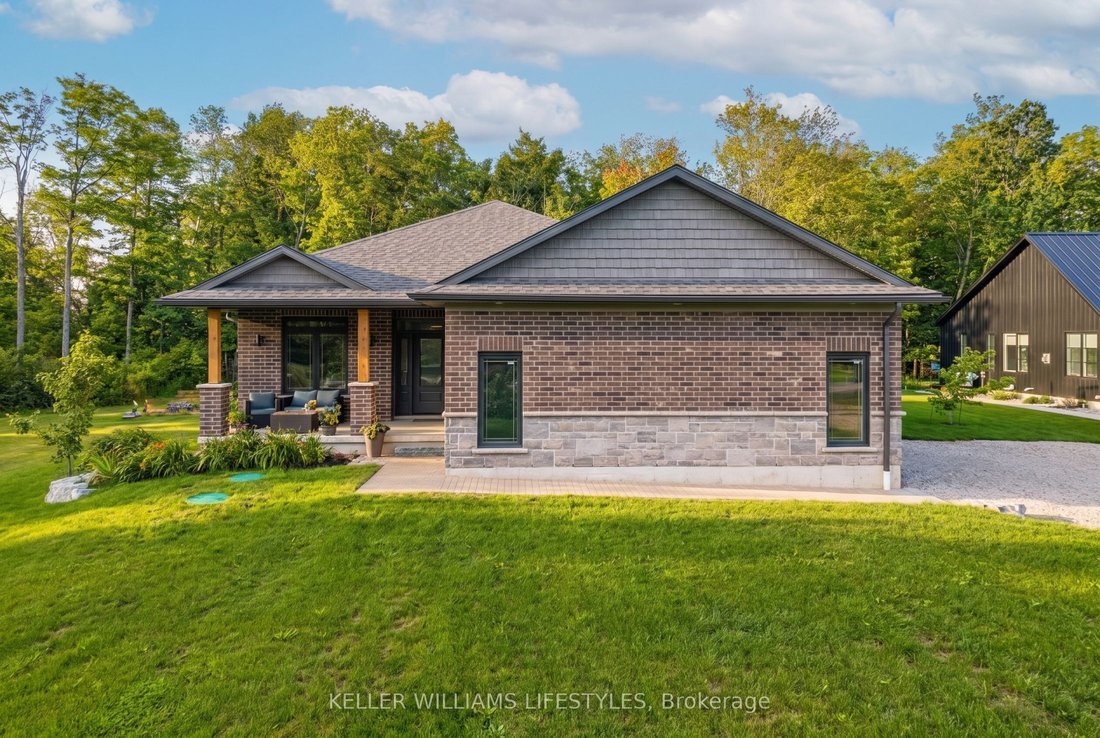 House in Bayfield, Ontario, Canada 2 - 18562614