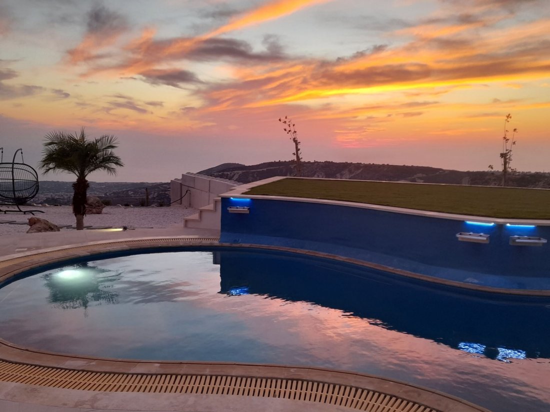 Bungalow in Kathikas, Paphos, Cyprus 2 - 14408265