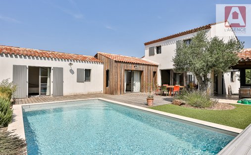 Villa a Landevieille, Paesi della Loira, Francia 1
