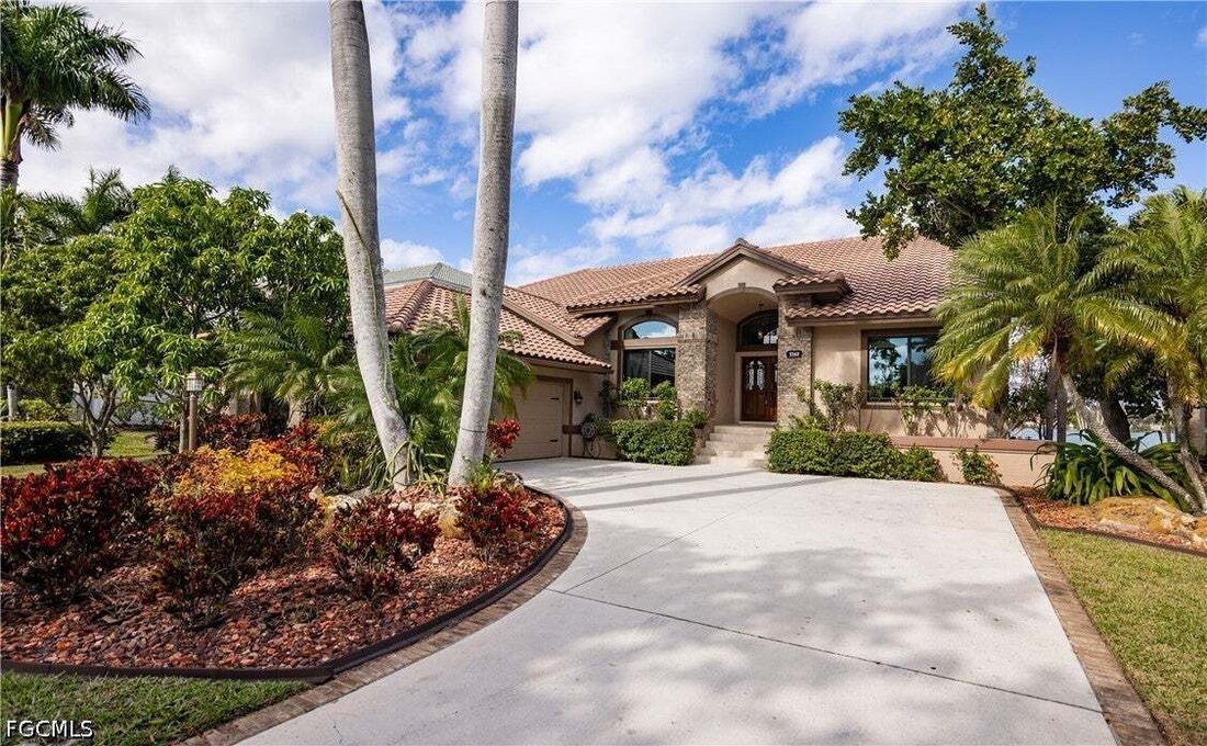 House in Fort Myers, Florida, United States 3 - 18558357