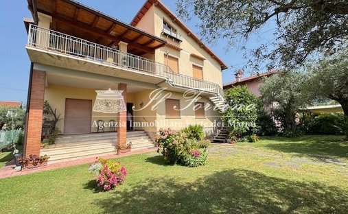 House in Seravezza, Tuscany, Italy 1