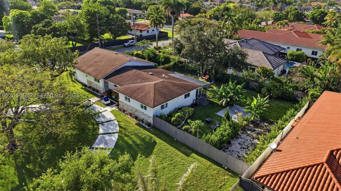 House in Miami, Florida, United States 4 - 18561982