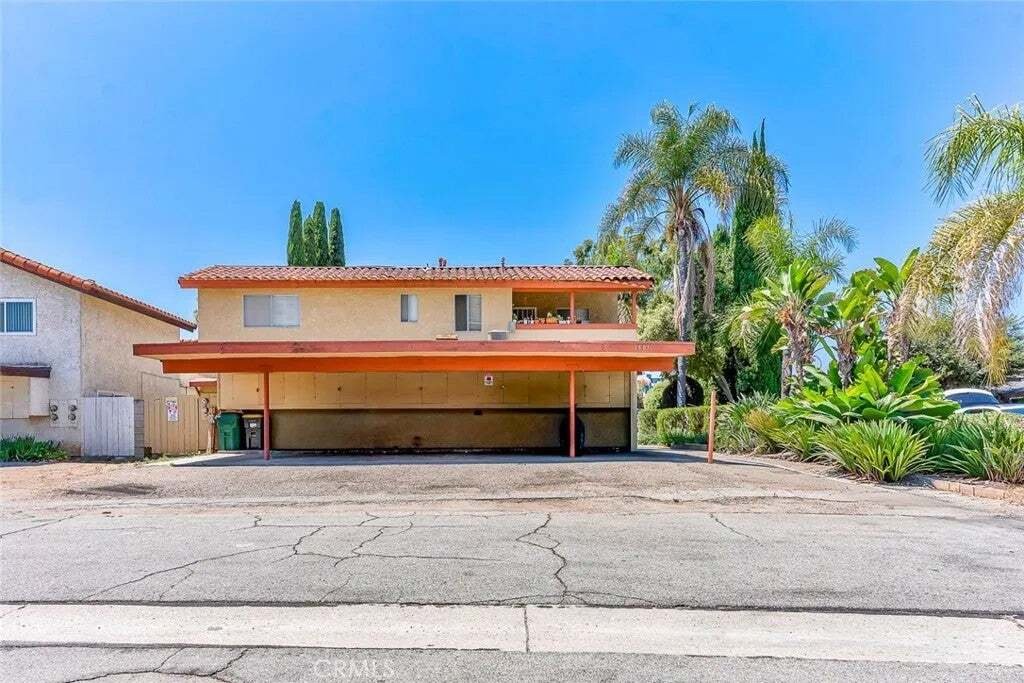 Rowland Heights, California, United States 5 - 18562500