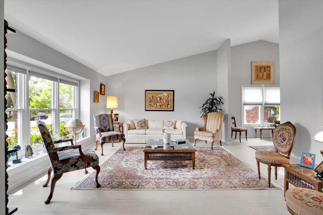 House in Buffalo Grove, Illinois, United States 4 - 18565012