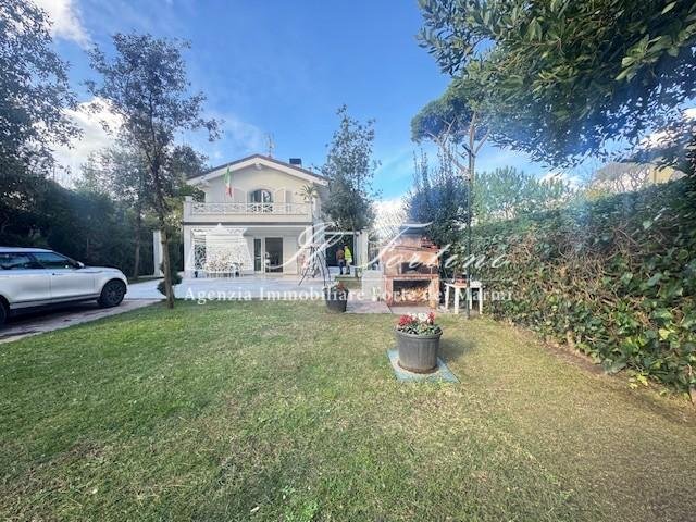 Villa in Center, Forte dei Marmi, Tuscany 1 - 17294904
