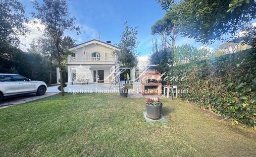 Villa in Center, Forte dei Marmi, Tuscany 1