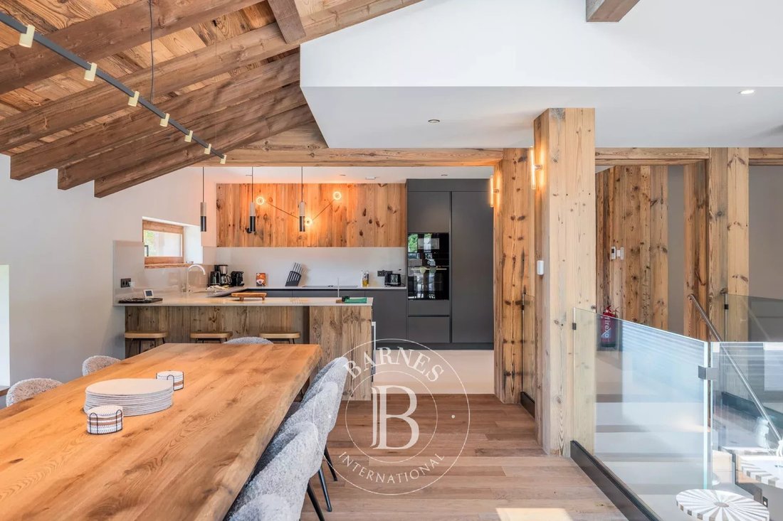 Chalet in Les Gets, Auvergne-Rhône-Alpes, France 5 - 12698904
