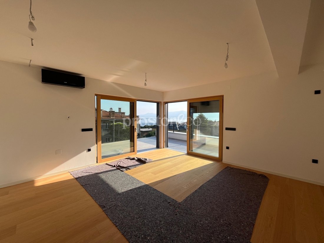 Apartment in Mjesni odbor Kantrida, Grad Rijeka, Primorje-Gorski Kotar County 3 - 18560375