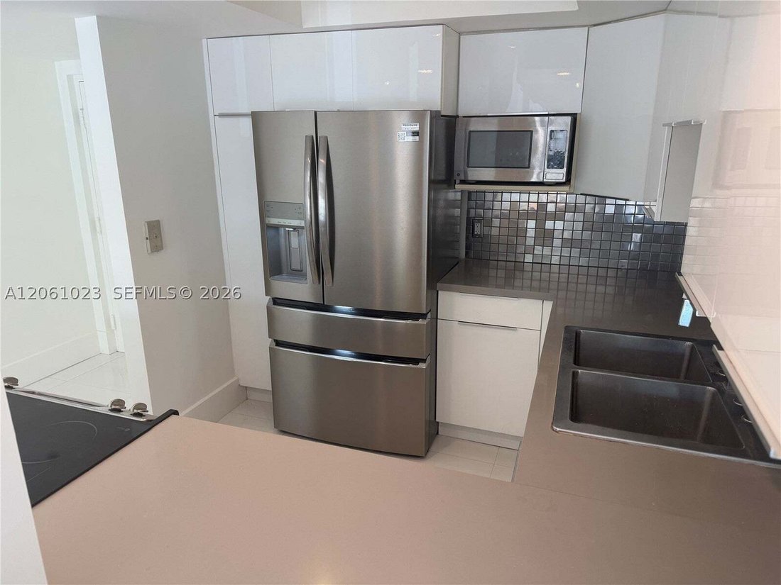 Condo in Miami Beach, Florida, United States 5 - 18562066