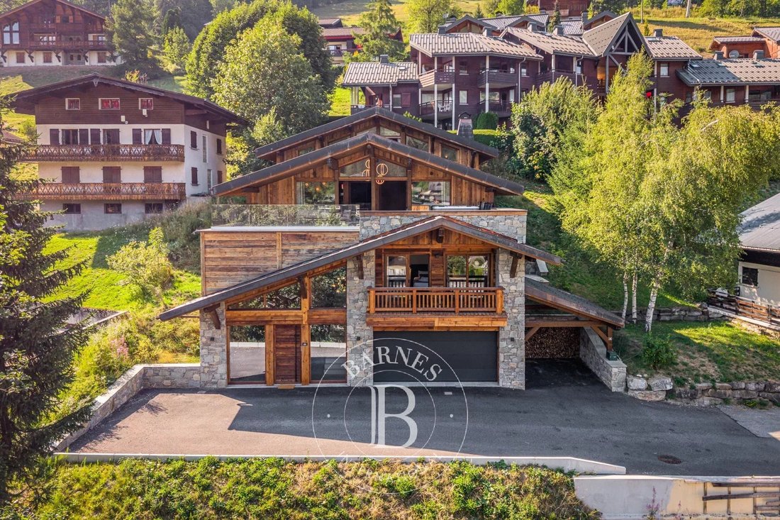Chalet in Les Gets, Auvergne-Rhône-Alpes, France 1 - 12698904