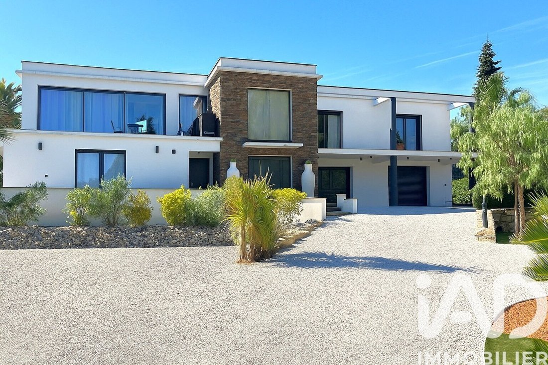 House in Frejus, Provence-Alpes-Côte d'Azur, France 2 - 18567785