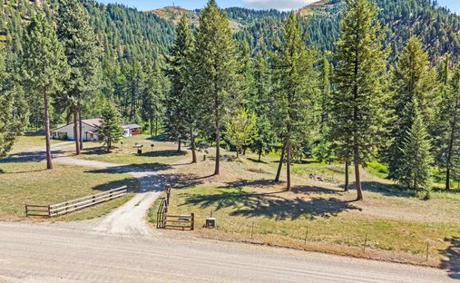 Land in Loon Lake, Washington, United States 1
