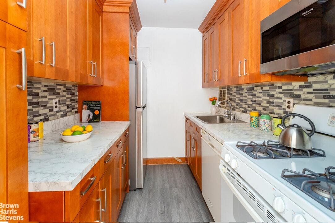 Co Op in New York, New York, United States 5 - 18031137