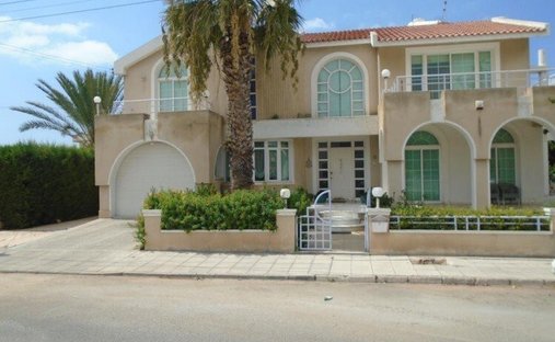 House in Paphos, Paphos, Cyprus 1