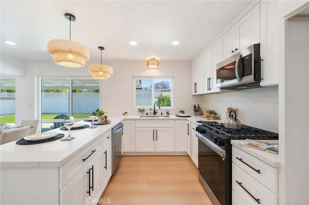 Condo in Santa Ana, California, United States 5 - 18559324