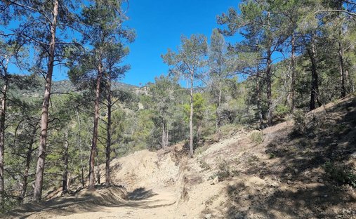 Terreno a Moniatis, Distretto di Limassol, Cipro 1