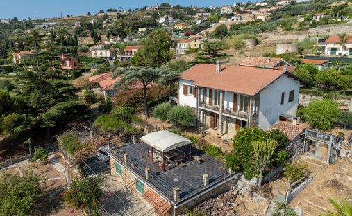 Villa in Coldirodi, Sanremo, Italy 1