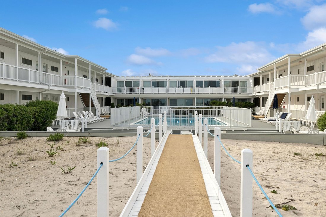 House in Quogue, New York, United States 1 - 18562958