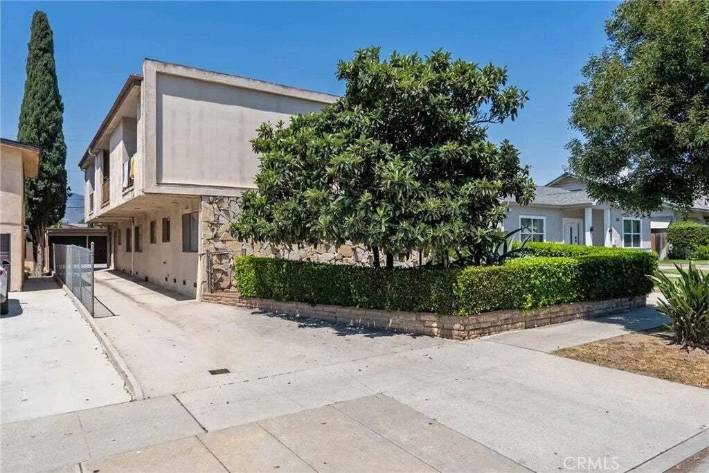 Glendale, California, United States 4 - 18562453